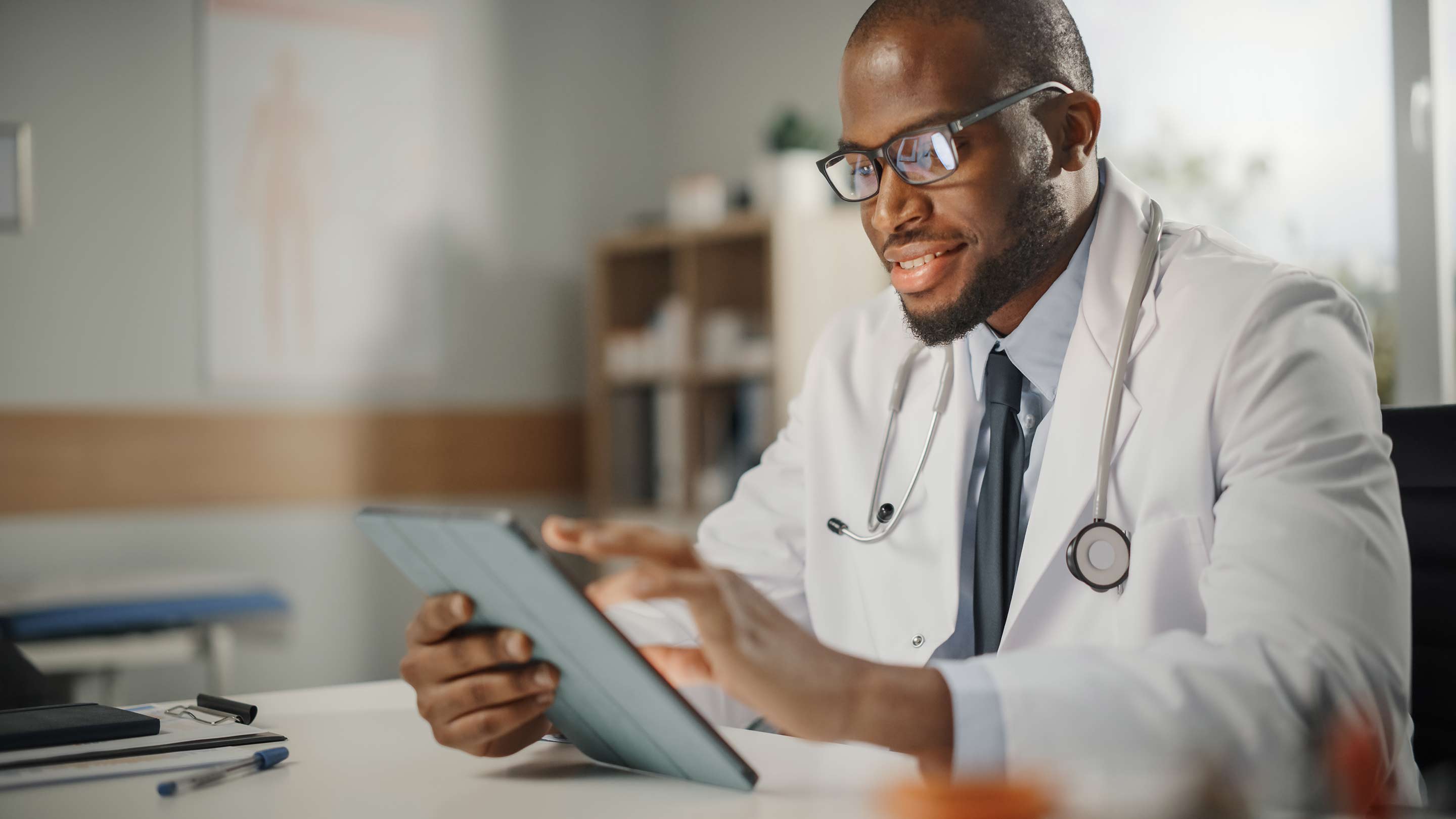 A physician reviews steps for risk stratifying patient populations. Simplified tools make it easier to identify who might need extra follow up.