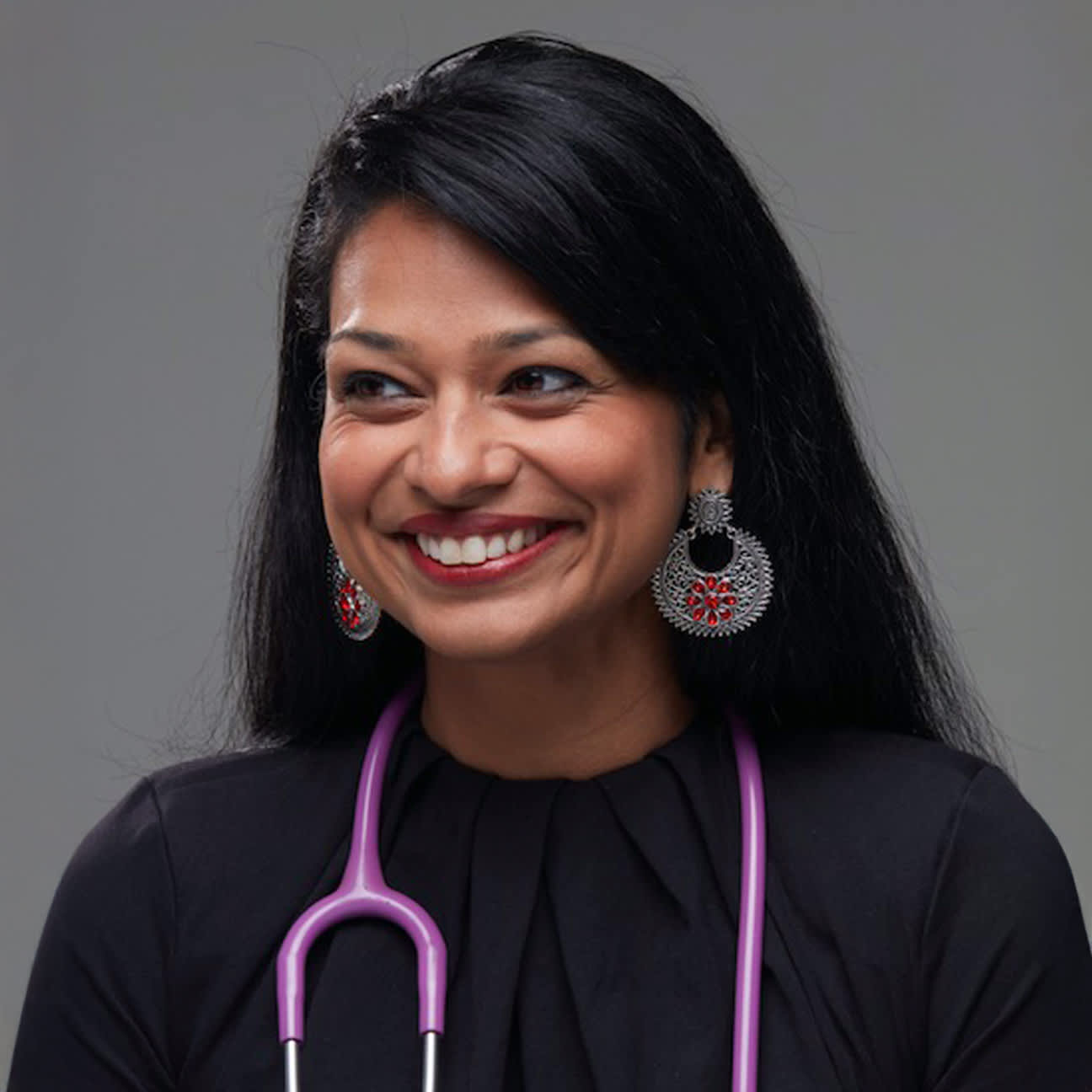 Anita Ravi Headshot